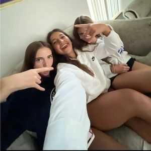 Meet your Posher, Amaya